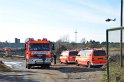 LKW umgestuerzt Kieswerk Harry Kloepferstr Im Feldrain P15